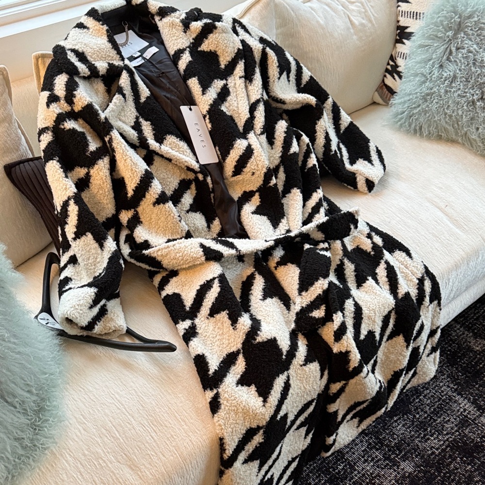 Eaves Sandro Black and Cream Teddy Jacket New With Tags - Picture 3 of 3
